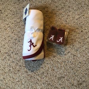 Alabama Newborn Booties and Blanket
